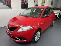 Usata Lancia Ypsilon Silver 69 CV (50 kW) 2017 Rosso Utilitaria