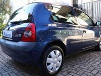 Usata Renault Clio II Authentique 58 CV (42 kW) 2004 Blu/azzurro Berlina