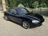 Usata Mazda MX5 110 CV (80 kW) 1999 Nero Cabrio