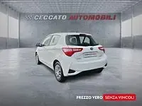 Usata Toyota Yaris Hybrid Cool 101 CV (74 kW) 2019 Bianco Utilitaria