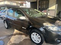 Usata Renault Clio II Dynamique 72 CV (52 kW) 2010 Nero Berlina