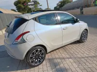 Usata Lancia Ypsilon Platinum 69 CV (50 kW) 2016 Grigio Utilitaria