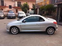 Usata Peugeot 206 CC Quiksilver 110 CV (80 kW) 2005 Argento Cabrio