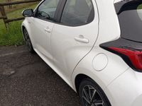 Usata Toyota Yaris 105 CV (77 kW) 2021 Bianco Utilitaria