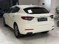 Usata Maserati Levante 330 CV (242 kW) 2022 Bianco SUV