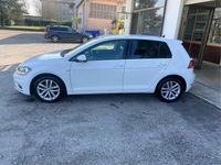 Begagnad VW Golf VIII Highline 131 HK (96 kW) 2020 Vit Sedan