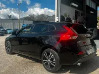 Usata Volvo V40 120 CV (88 kW) 2016 Nero Berlina
