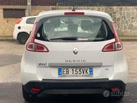 Usata Renault Scénic III Dynamique 110 CV (80 kW) 2010 Bianco Monovolume