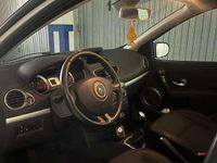 Usata Renault Clio III 75 CV (55 kW) 2011 Bianco Berlina