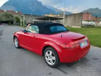 Usata Audi TT Roadster 150 CV (110 kW) 2001 Rosso Cabrio