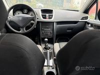 Usata Peugeot 207 75 CV (55 kW) 2007 Nero Utilitaria