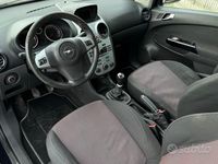 Usata Opel Corsa 90 CV (66 kW) 2010 Nero Utilitaria