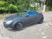 Usata Opel Tigra Enjoy 69 CV (50 kW) 2006 Nero Cabrio