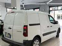 Usata Peugeot Partner Comfort 90 CV (66 kW) 2015 Bianco Monovolume