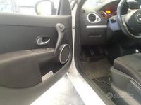 Usata Renault Clio II 75 CV (55 kW) 2010 Bianco Berlina