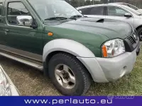 Usata Nissan Navara 133 CV (97 kW) 2003 Verde Pick-up