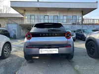 Usata Lancia Ypsilon 100 CV (73 kW) 2025 Grigio Utilitaria