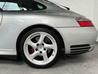 Usata Porsche 911 Carrera 4S 320 CV (235 kW) 2002 Argento Coupé