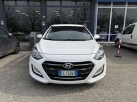 Begagnad Hyundai i30 Comfort 101 HK (74 kW) 2016 Vit Sedan