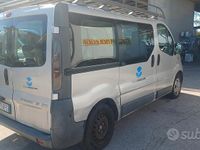 Usata Opel Vivaro 100 CV (73 kW) 2003 Grigio Monovolume