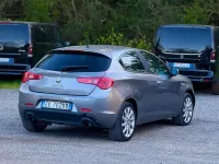 Usata Alfa Romeo Giulietta Exclusive 170 CV (125 kW) 2011 Grigio Utilitaria