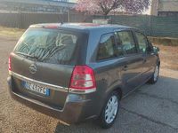Usata Opel Zafira 2009 Grigio Monovolume