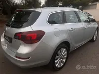 Usata Opel Astra Cosmo 125 CV (91 kW) 2012 Grigio Station wagon