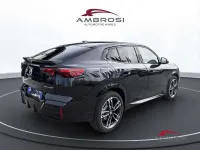 Nuova BMW iX2 M Sport 150 kW (204 CV) 2025 Black sapphire metallizzato SUV
