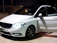 Käytetty Mercedes B200 Premium 156 HP (114 kW) 2014 Valkoinen Tila-auto