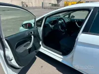 Usata Ford Fiesta 97 CV (71 kW) 2012 Berlina