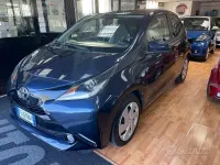 Second-hand Toyota Aygo 69 CP (50 kW) 2016 Albastru Hatchback