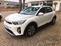 Usata Kia Stonic Style 82 CV (60 kW) 2021 Bianco SUV