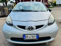 Usata Toyota Aygo 67 CV (49 kW) 2007 Grigio Utilitaria