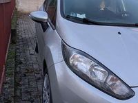 Usata Ford Fiesta 75 CV (55 kW) 2016 Argento Berlina