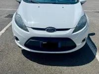 Usata Ford Fiesta 97 CV (71 kW) 2012 Bianco Berlina