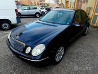 Usata Mercedes E280 177 CV (130 kW) 2005 Blu Berlina
