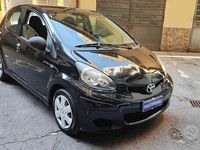 Usata Toyota Aygo Connect Style 68 CV (50 kW) 2011 Nero pastello Utilitaria