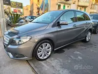 Usata Mercedes B200 136 CV (100 kW) 2012 Grigio Utilitaria