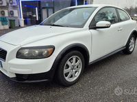 Usata Volvo C30 109 CV (80 kW) 2009 Bianco Utilitaria