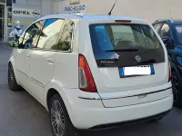Usata Lancia Musa 95 CV (69 kW) 2011 Bianco Monovolume