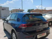 Usata VW Golf VIII Life 131 CV (96 kW) 2023 Blu Berlina
