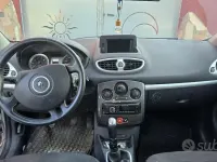 Usata Renault Clio II 100 CV (73 kW) 2011 Grigio Berlina