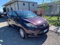 Begagnad Ford Fiesta 82 HK (60 kW) 2010 Röd Sedan
