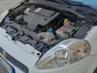 Usata Fiat Grande Punto Dynamic 90 CV (66 kW) 2007 Bianco Utilitaria
