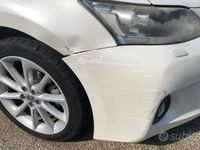 usata Lexus CT200h - 2011