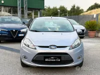 Usata Ford Fiesta 70 CV (51 kW) 2012 Grigio Berlina