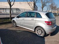 Usata Mercedes B200 140 CV (102 kW) 2009 Grigio Monovolume