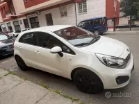Usata Kia Rio Active 82 CV (60 kW) 2014 Bianco Utilitaria