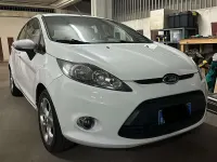 Usata Ford Fiesta Titanium 97 CV (71 kW) 2012 Bianco Berlina