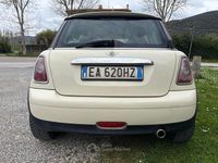 Usata Mini Cooper 109 CV (80 kW) 2010 Beige Utilitaria